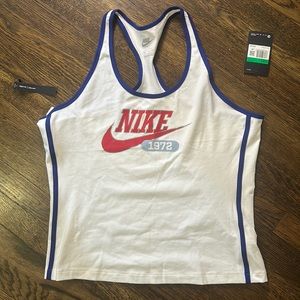 NIkE women tight fit shirt